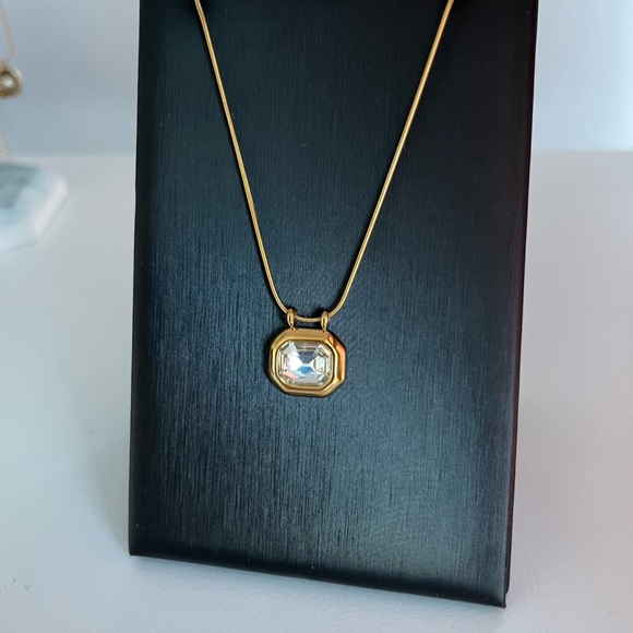 18K Gold Plated Stainless Steel Square White AAA CZ Crystal Pendant Necklace - Picture 14 of 15